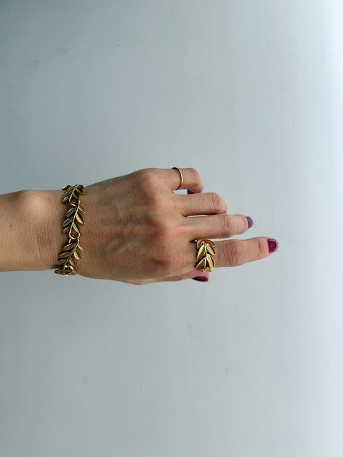 leaf ring